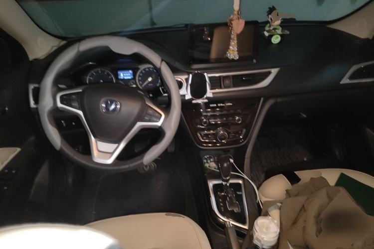 Used CHANGAN Alsvin V7 2015 1.6L Automatic Enjoyment Model China IV Standard Center Console