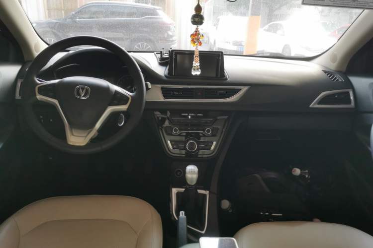 Used CHANGAN Alsvin V7 2015 1.6L Manual Enjoyment Model China V Standard Center Console