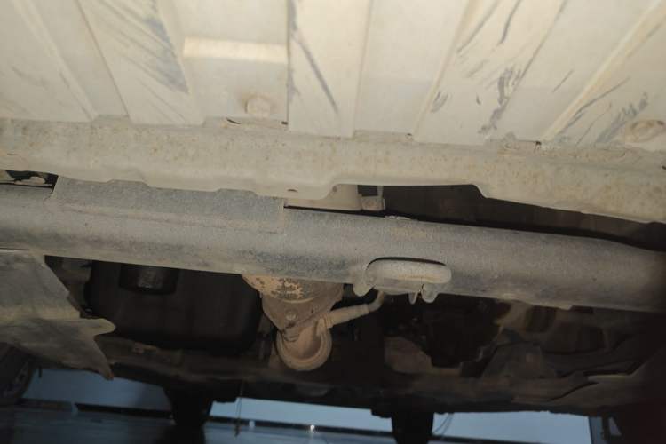 Used CHANGAN Alsvin V7 2015 1.6L Manual Enjoyment Model China IV Standard Chassis Front