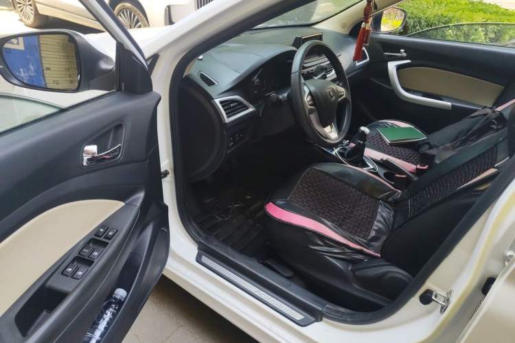 Used CHANGAN Alsvin V7 2015 1.6L Manual Enjoyment Model China IV Standard Driver Seat