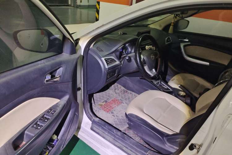 Used CHANGAN Alsvin V7 2015 1.6L Automatic Enjoyment Model China V Standard Driver Seat