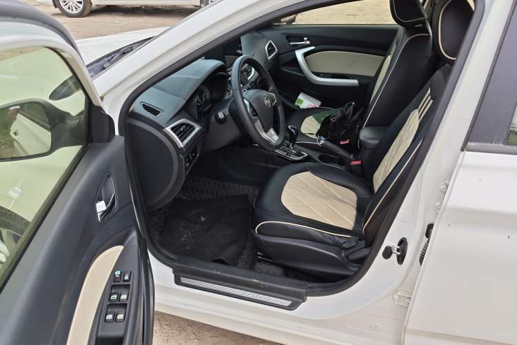 Used CHANGAN Alsvin V7 2015 1.6L Automatic Joyful Model China IV Standard Driver Seat