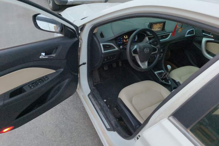 Used CHANGAN Alsvin V7 2015 1.6L Manual Enjoyment Model China IV Standard Driver Seat