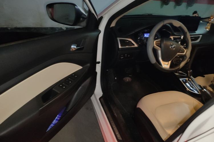 Used CHANGAN Alsvin V7 2015 1.6L Automatic Enjoyment Model China IV Standard Driver Seat
