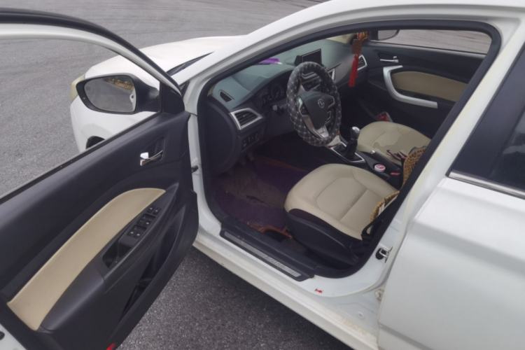 Used CHANGAN Alsvin V7 2015 1.6L Manual Enjoyment Model China IV Standard Driver Seat