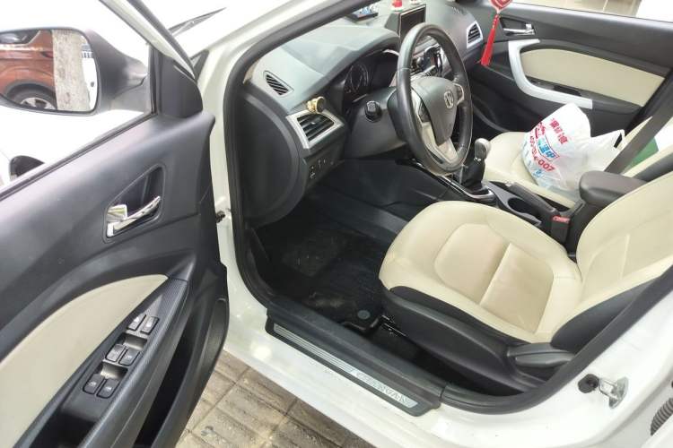 Used CHANGAN Alsvin V7 2015 1.6L Manual Enjoyment Model China IV Standard Driver Seat