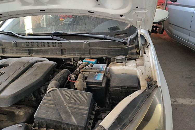 Used CHANGAN Alsvin V7 2015 1.6L Manual Fun Model China IV Standard Engine Bay Left