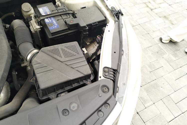 Used CHANGAN Alsvin V7 2015 1.6L Manual Enjoyment Model China IV Standard Engine Bay Left