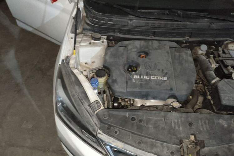 Used CHANGAN Alsvin V7 2015 1.6L Manual Enjoyment Model China IV Standard Engine Bay Right
