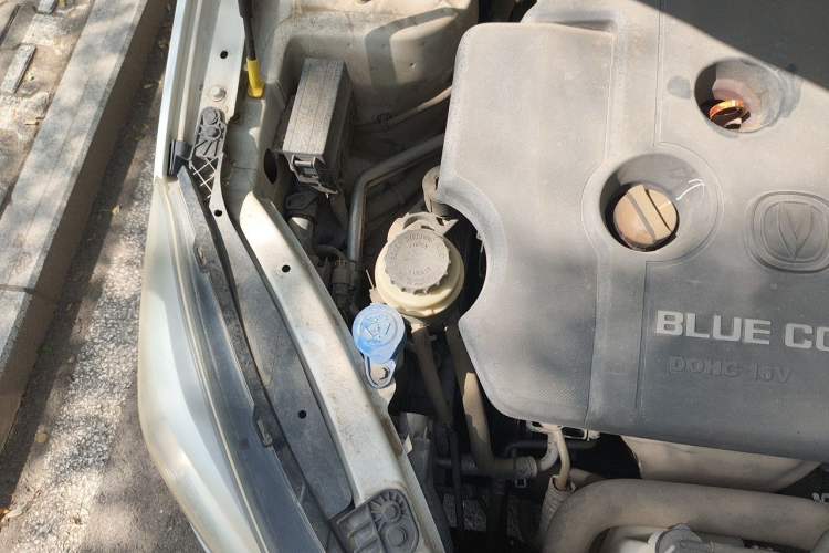 Used CHANGAN Alsvin V7 2015 1.6L Automatic Enjoyment Model China IV Standard Engine Bay Right