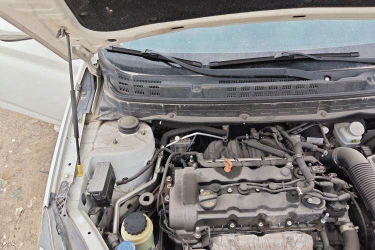 Used CHANGAN Alsvin V7 2015 1.6L Automatic Joyful Model China IV Standard Engine Bay Right