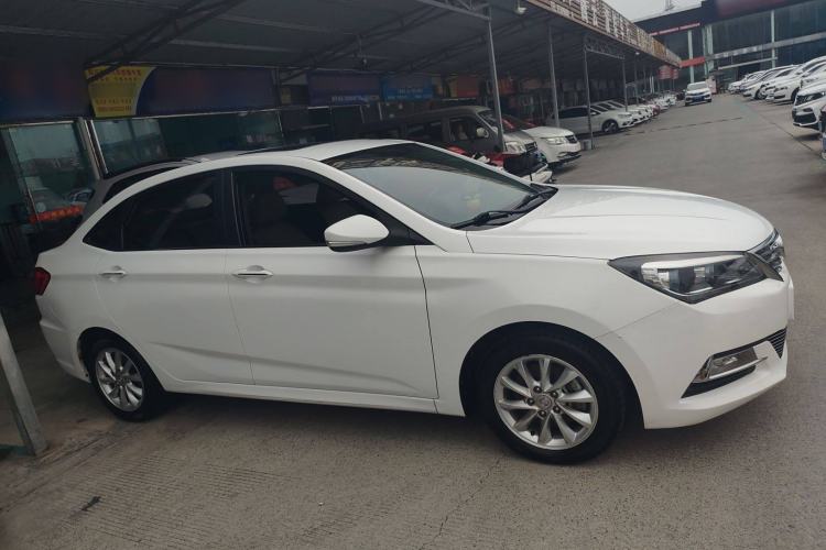 Used CHANGAN Alsvin V7 2015 1.6L Automatic Enjoyment Model China IV Standard Exterior 2