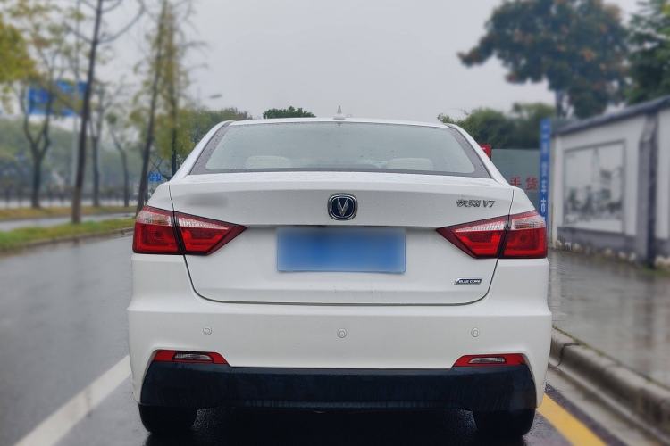 Used CHANGAN Alsvin V7 2015 1.6L Automatic Enjoyment Model China IV Standard Exterior 3