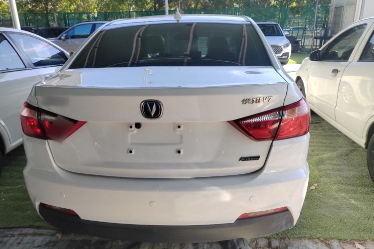 Used CHANGAN Alsvin V7 2015 1.6L Automatic Enjoyment Model China IV Standard Exterior 4
