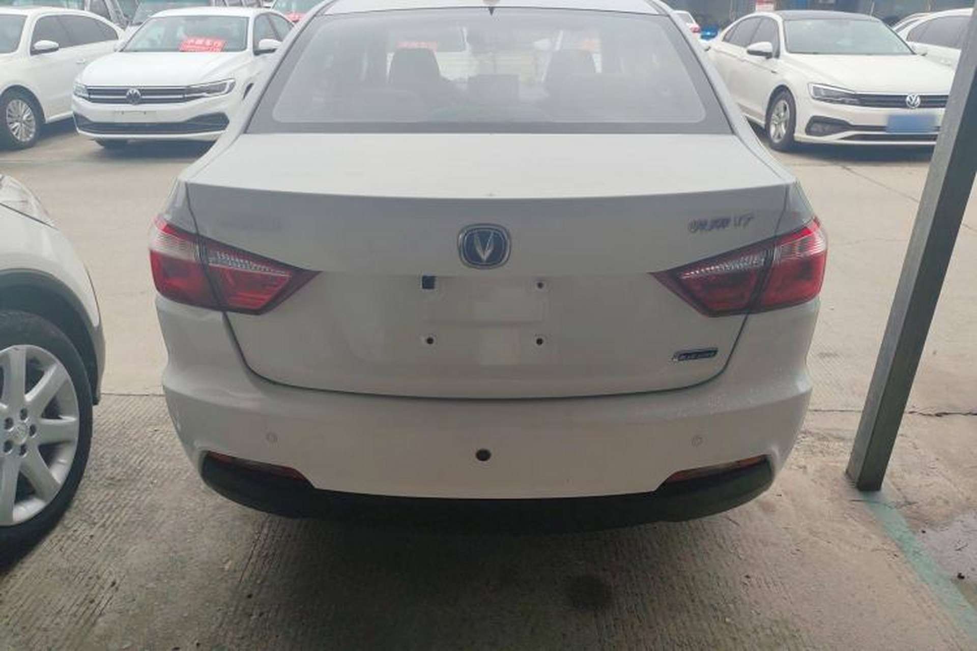 Used CHANGAN Alsvin V7 2015 1.6L Automatic Enjoyment Model China IV Standard Exterior 4