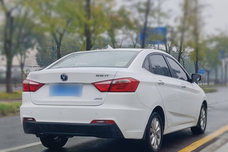 Used CHANGAN Alsvin V7 2015 1.6L Automatic Enjoyment Model China IV Standard Exterior 4