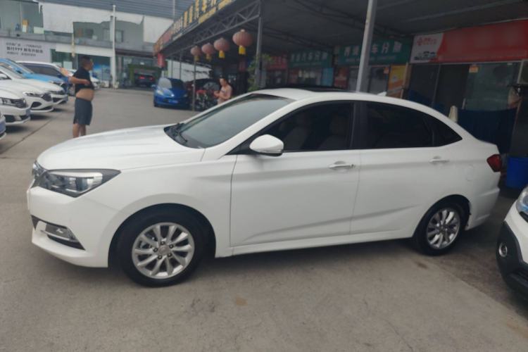 Used CHANGAN Alsvin V7 2015 1.6L Automatic Enjoyment Model China IV Standard Exterior 5