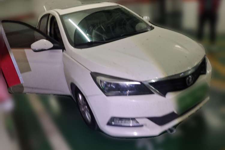 Used CHANGAN Alsvin V7 2015 1.6L Automatic Enjoyment Model China V Standard Front Right 45 Deg