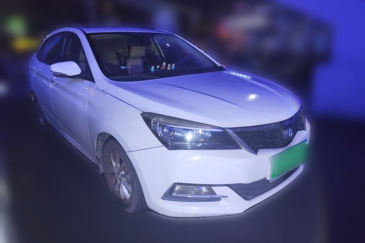 Used CHANGAN Alsvin V7 2015 1.6L Manual Enjoyment Model China IV Standard Front Right 45 Deg