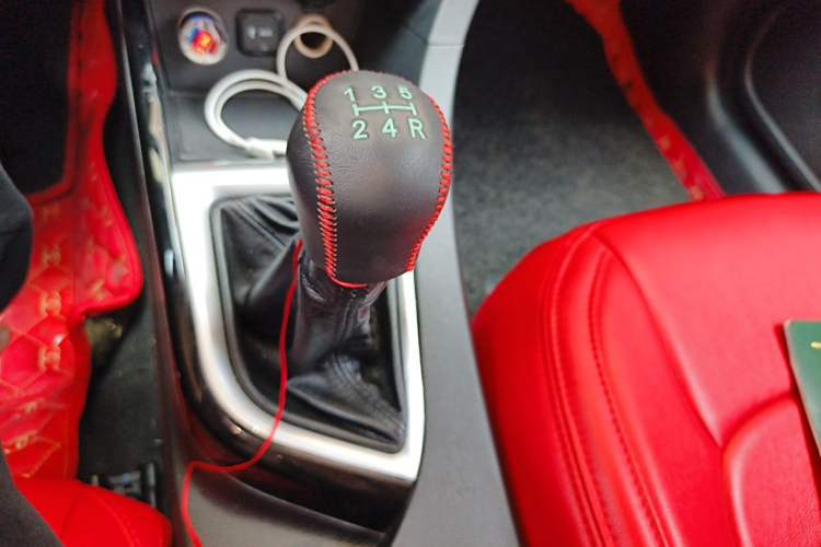 Used CHANGAN Alsvin V7 2015 1.6L Manual Fun Model China IV Standard Gear Lever