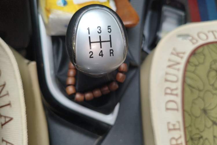 Used CHANGAN Alsvin V7 2015 1.6L Manual Joyful Edition China IV Gear Lever