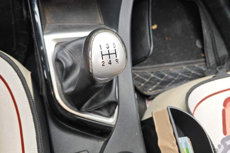 Used CHANGAN Alsvin V7 2015 1.6L Manual Enjoyment Model China IV Standard Gear Lever