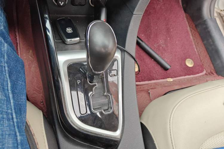 Used CHANGAN Alsvin V7 2015 1.6L Automatic Enjoyment Model China IV Standard Gear Lever