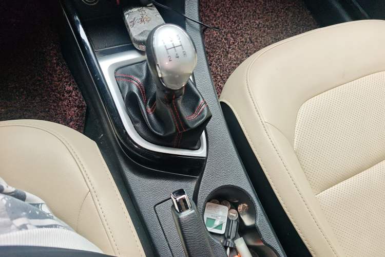 Used CHANGAN Alsvin V7 2015 1.6L Manual Enjoyment Model China IV Standard Gear Lever
