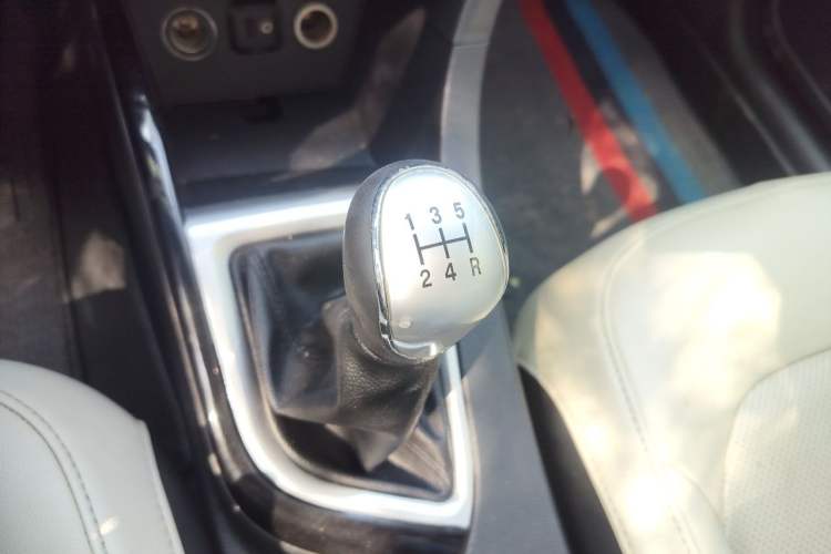 Used CHANGAN Alsvin V7 2015 1.6L Manual Enjoyment Model China IV Standard Gear Lever