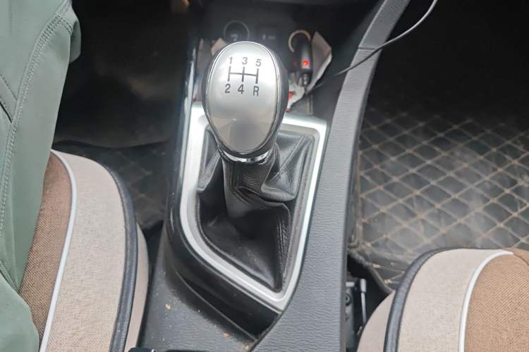 Used CHANGAN Alsvin V7 2015 1.6L Manual LeShang Edition China IV Gear Lever