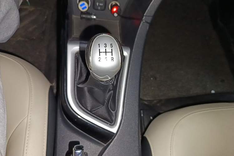 Used CHANGAN Alsvin V7 2015 1.6L Manual Enjoyment Model China V Standard Gear Lever