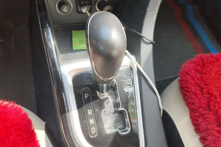Used CHANGAN Alsvin V7 2015 1.6L Automatic Enjoyment Model China IV Standard Gear Lever