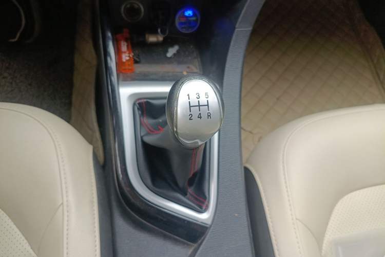 Used CHANGAN Alsvin V7 2015 1.6L Manual Enjoyment Model China IV Standard Gear Lever