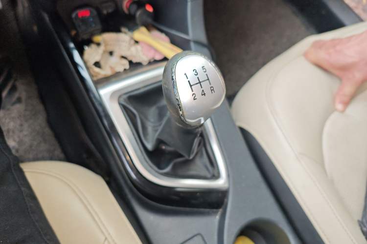 Used CHANGAN Alsvin V7 2015 1.6L Manual Fun Edition China V Standard Gear Lever