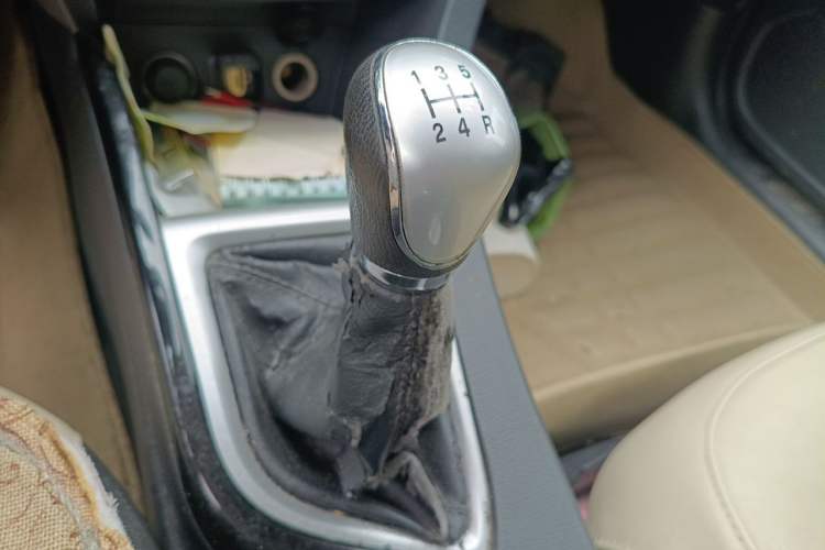 Used CHANGAN Alsvin V7 2015 1.6L Manual Enjoyment Model China IV Standard Gear Lever