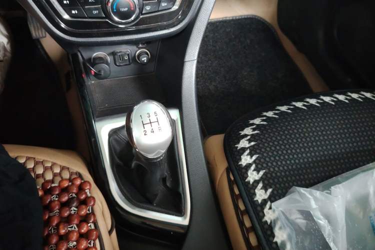 Used CHANGAN Alsvin V7 2015 1.6L Manual Fun Model China IV Standard Gear Lever