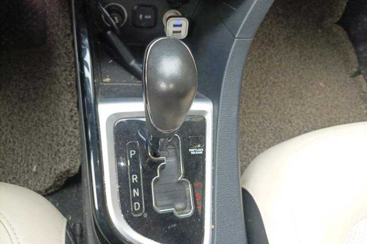 Used CHANGAN Alsvin V7 2015 1.6L Automatic Enjoyment Model China IV Standard Gear Lever
