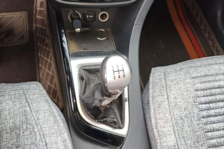 Used CHANGAN Alsvin V7 2015 1.6L Manual Enjoyment Model China V Standard Gear Lever