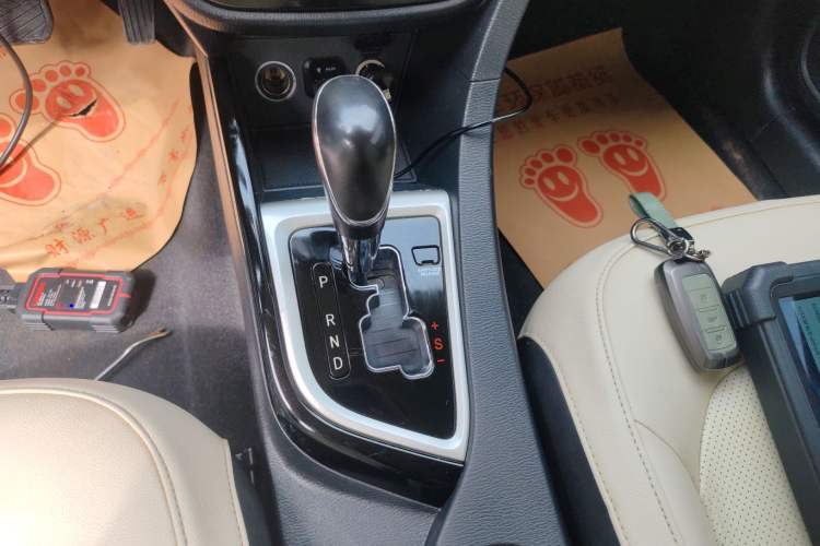Used CHANGAN Alsvin V7 2015 1.6L Automatic Enjoyment Model China V Standard Gear Lever