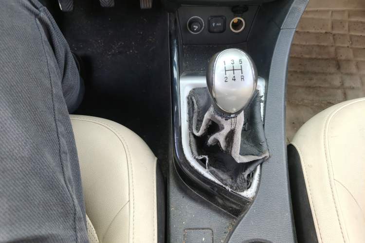 Used CHANGAN Alsvin V7 2015 1.6L Manual Enjoyment Model China IV Standard Gear Lever