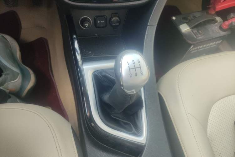 Used CHANGAN Alsvin V7 2015 1.6L Manual Enjoyment Model China V Standard Gear Lever
