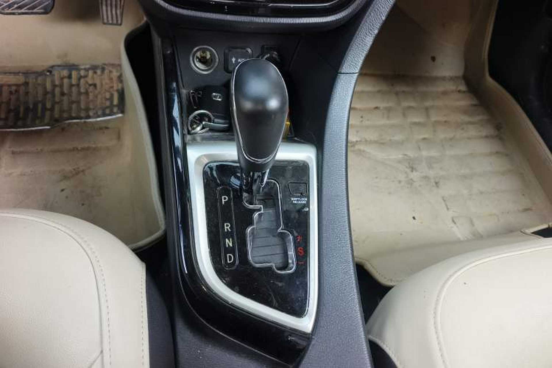 Used CHANGAN Alsvin V7 2015 1.6L Automatic Enjoyment Model China IV Standard Gear Lever