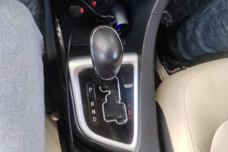 Used CHANGAN Alsvin V7 2015 1.6L Automatic Enjoyment Model China V Standard Gear Lever