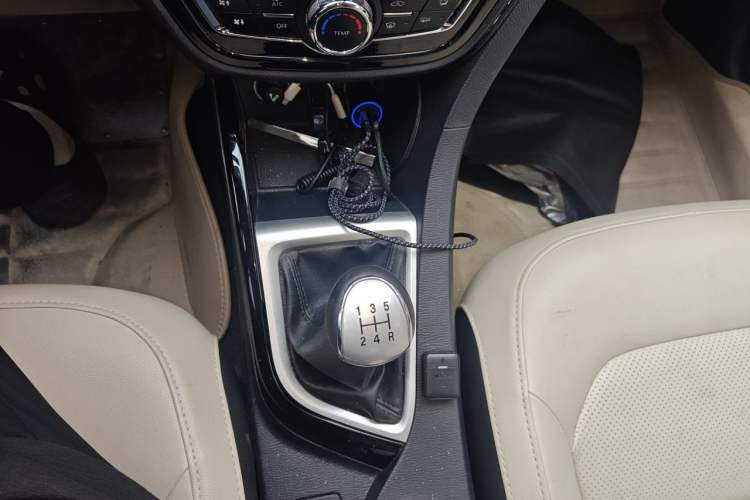 Used CHANGAN Alsvin V7 2015 1.6L Manual Enjoyment Model China V Standard Gear Lever