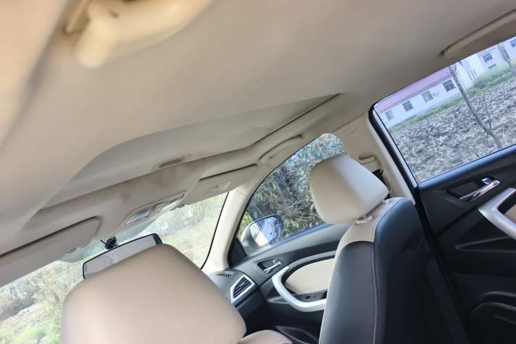 Used CHANGAN Alsvin V7 2015 1.6L Automatic Enjoyment Model China IV Standard Headliner