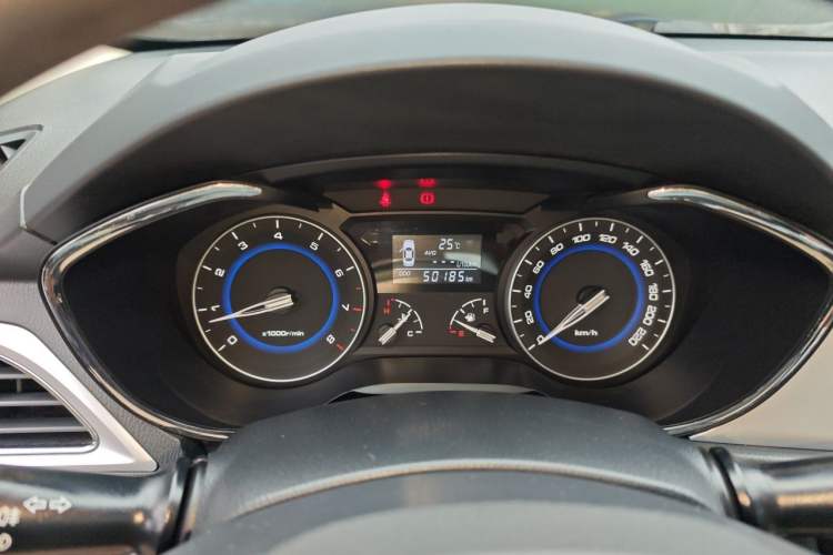 Used CHANGAN Alsvin V7 2015 1.6L Manual Joyride Model China IV Standard Instrument Cluster