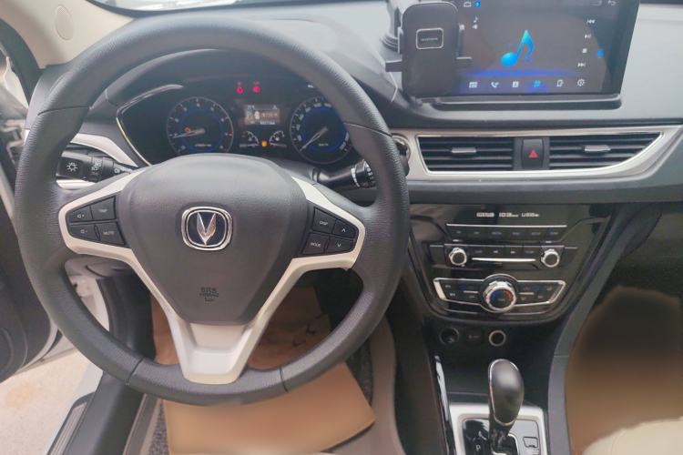 Used CHANGAN Alsvin V7 2015 1.6L Automatic Enjoyment Model China IV Standard Interior 3