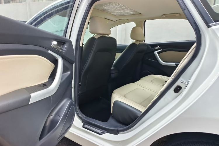Used CHANGAN Alsvin V7 2015 1.6L Manual Enjoyment Model China V Standard Interior 3