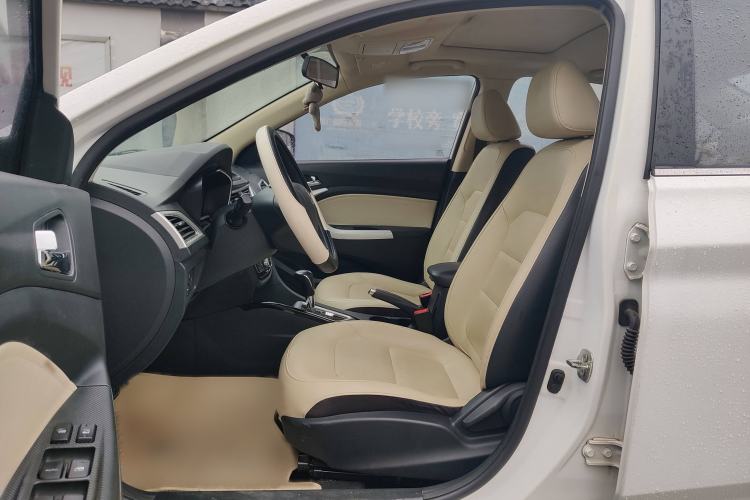 Used CHANGAN Alsvin V7 2015 1.6L Automatic Enjoyment Model China IV Standard Interior 4