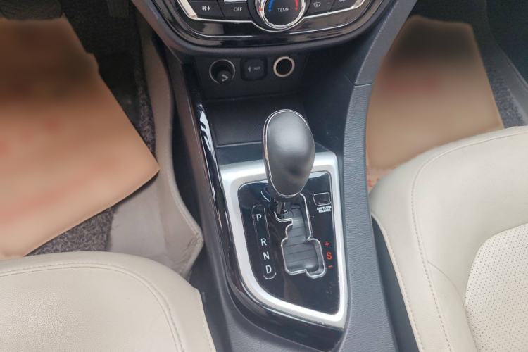 Used CHANGAN Alsvin V7 2015 1.6L Automatic Enjoyment Model China IV Standard Interior 5